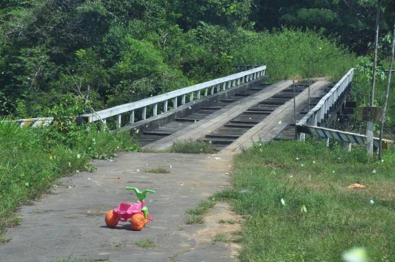 Encontrando tráfego na BR-319, a rodovia que liga Manaus à Porto Velho